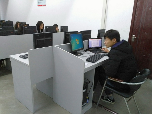校企合作强，双师授课忙——信息工程系积极开展校企双师授课，共育计算机应用软件开发人才